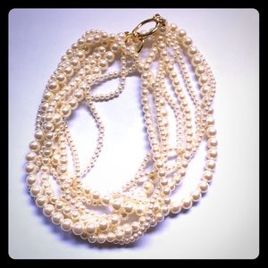 Lovely sophisticated multi-strand pearl choker